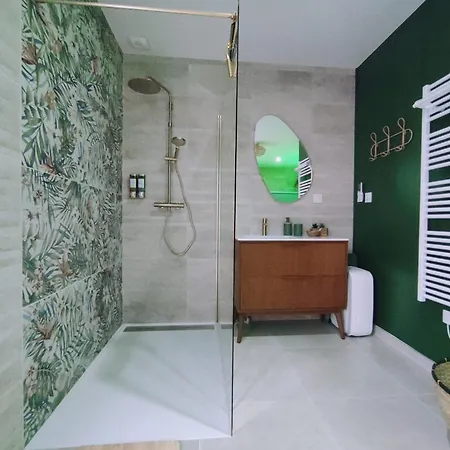 Viree A Deux, Et ラブホテル *