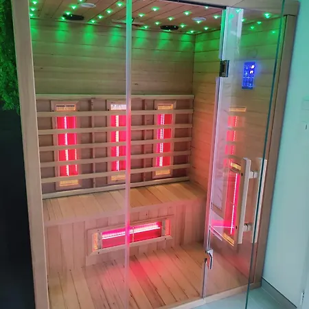 Viree A Deux, Et Hotel miłości Guiscard