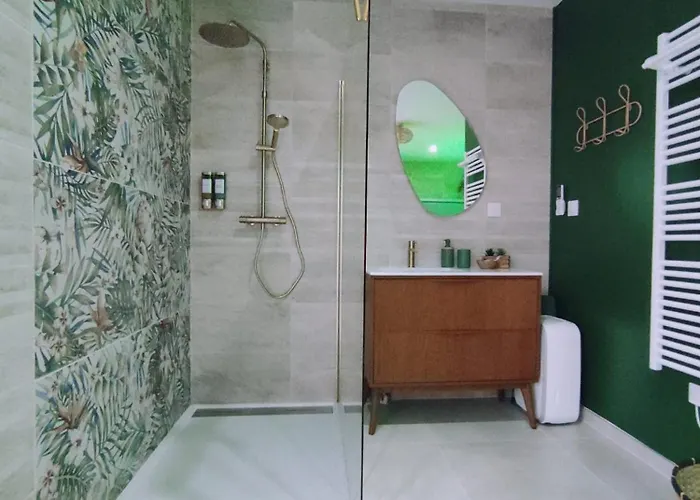 Viree A Deux, Et 2* Guiscard