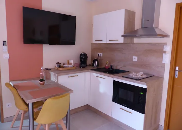 Viree A Deux, Et Hotel miłości Guiscard